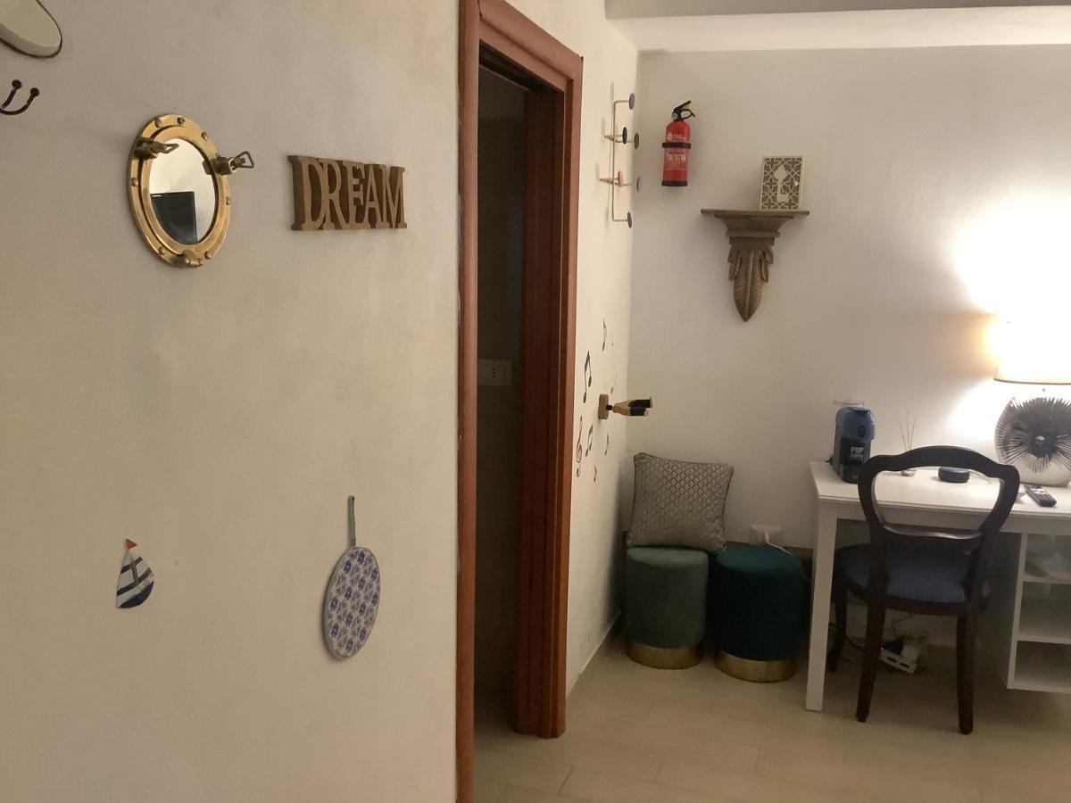 נאפולי Tinnyhouse מראה חיצוני תמונה